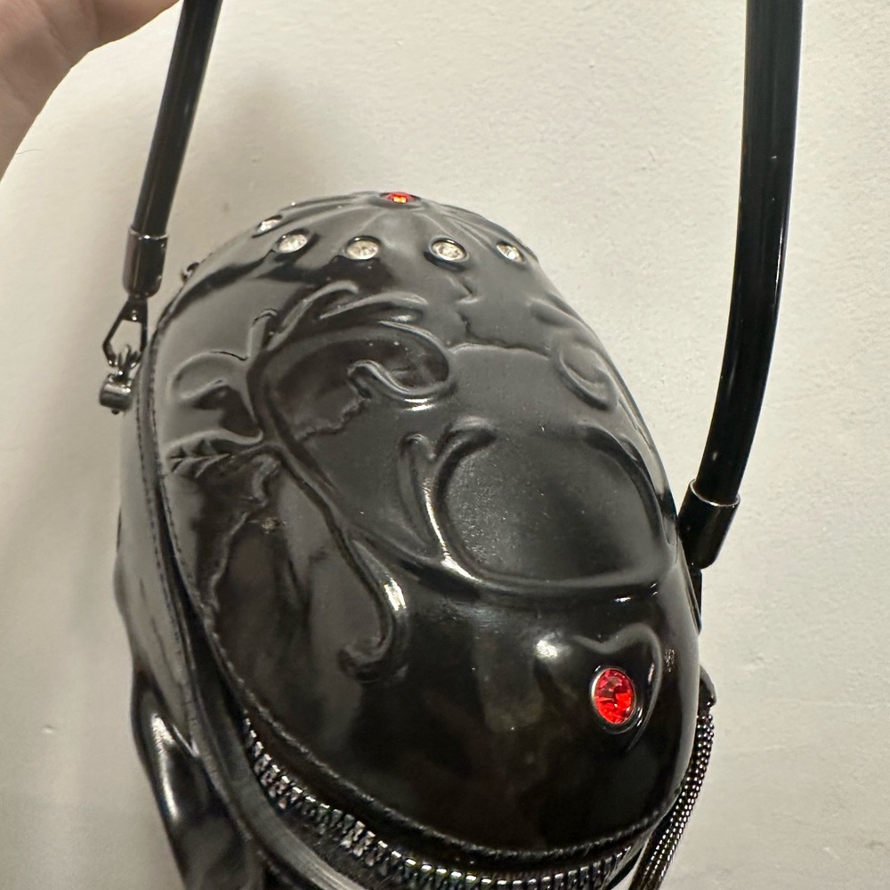 Black Skull Design rhinestone Bag - Picture 3 of 9